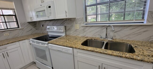 Building Photo - 5288 Treetops Dr