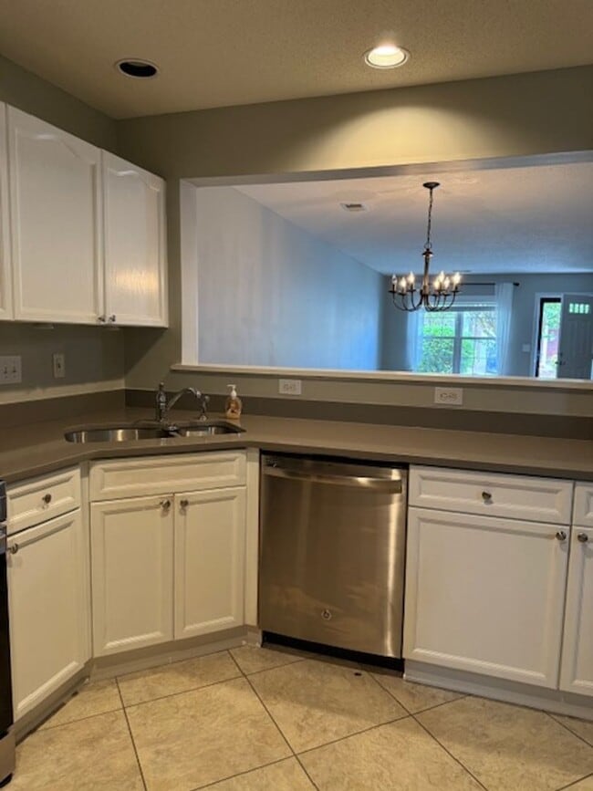 Foto del edificio - 59 Portrait Ln