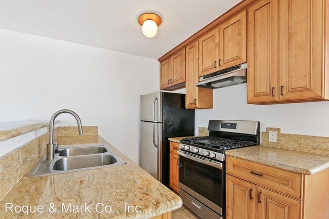 Building Photo - 2 br, 2 bath Apartment - 824 10th Street 8...