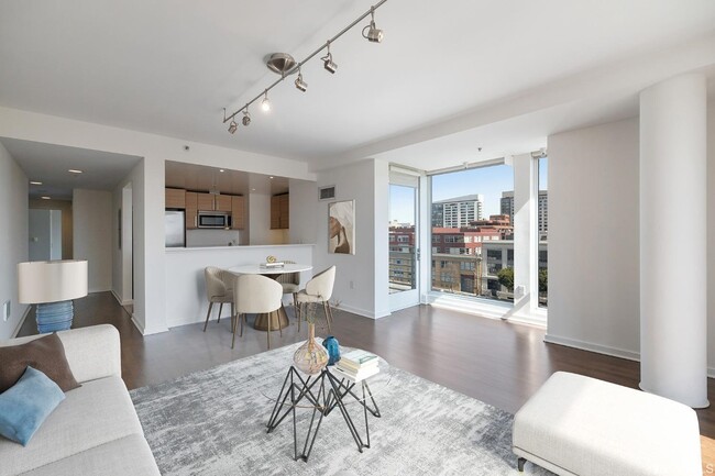 Living Room - 555 4th St