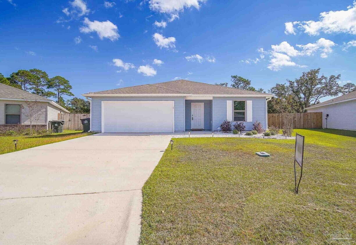 Foto principal - 8739 Schooner Ln