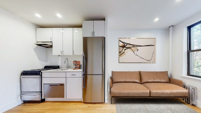 Building Photo - 341 East 9th Street