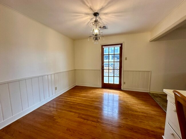 Foto del edificio - 914 1/2 W 21st St