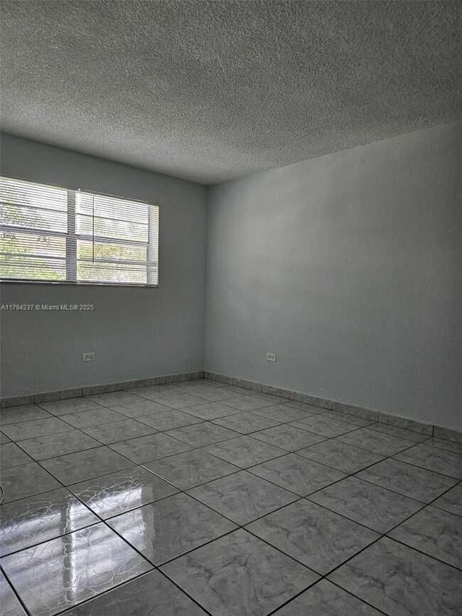 Foto del edificio - 8101 SW 73rd Ave