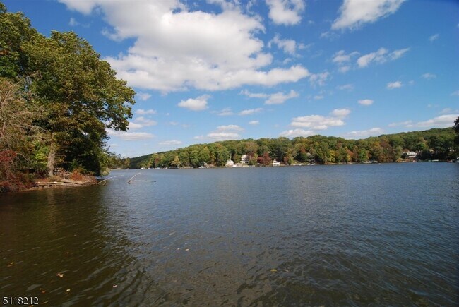 Foto del edificio - 161 Hudson Ave