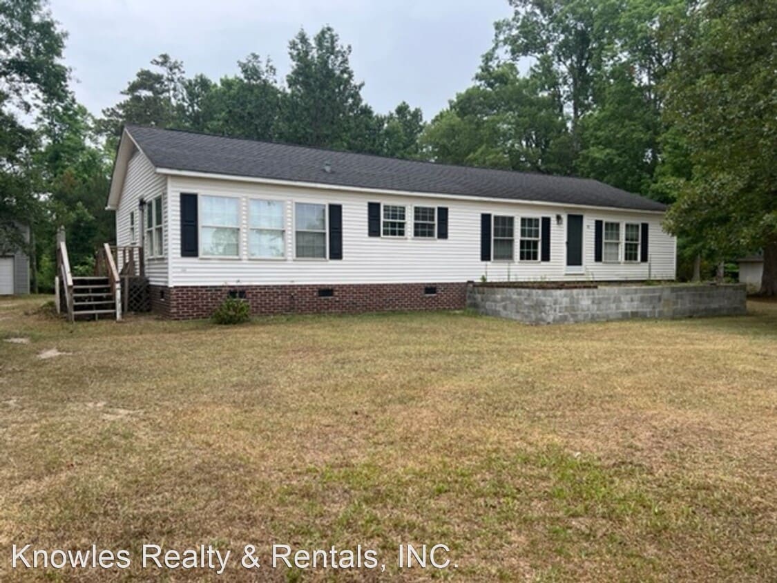 3 br, 2 bath House 93 Bear Den Drive House Rental in Willard, NC