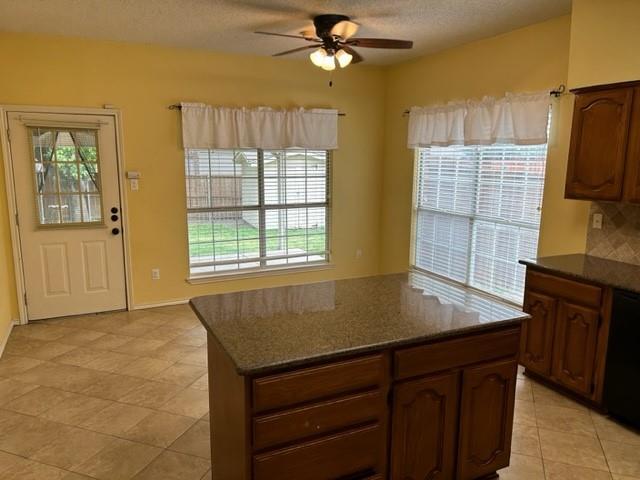 Foto del edificio - 7804 Hardwick Ct