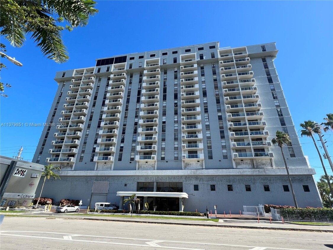 13499 Biscayne Blvd Unit 409, North Miami, FL 33181 - Condo for Rent in ...