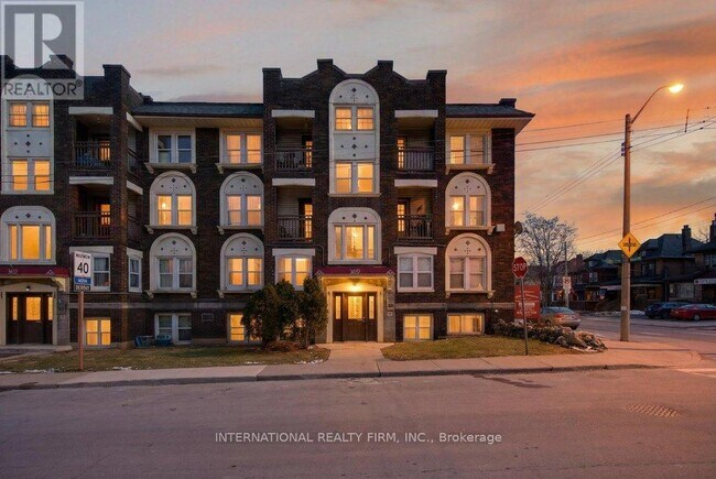 Photo du bâtiment - 109 Balsam Ave S