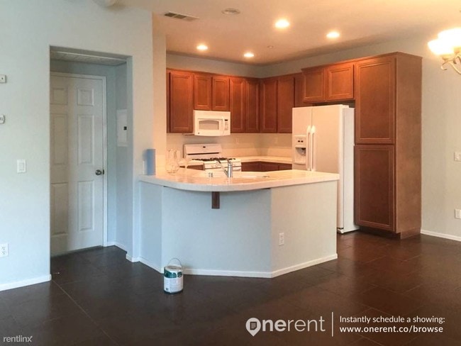 Building Photo - 16913 Laurel Hill Ln