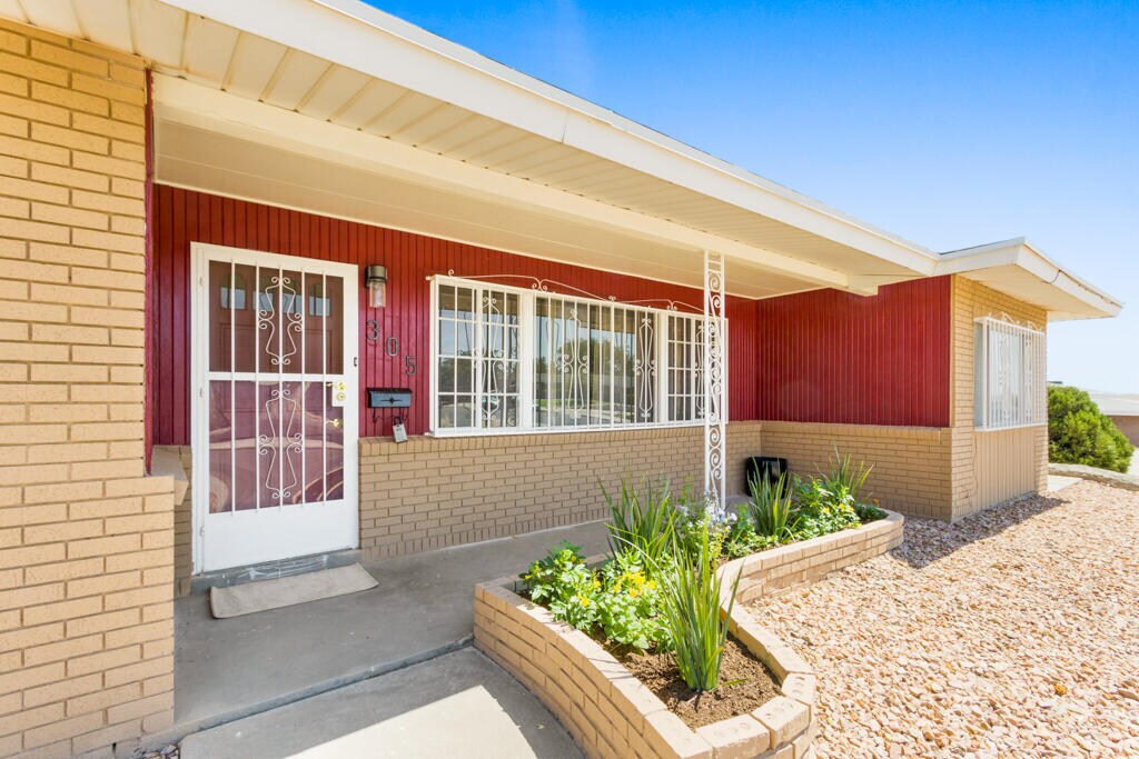 305 De Leon Dr, El Paso, TX 79912 House for Rent in El Paso, TX
