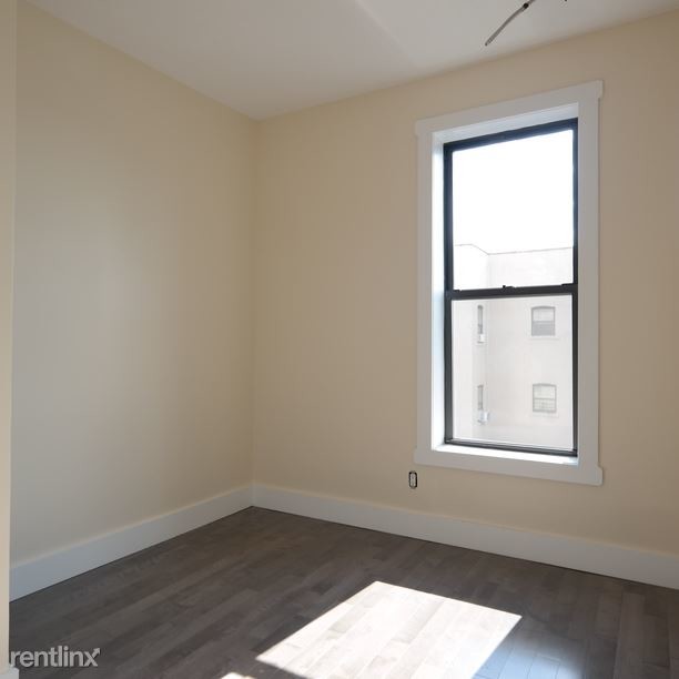 Foto del edificio - 599 Quincy St
