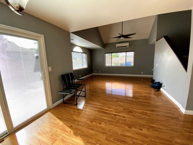 Building Photo - 341YOS