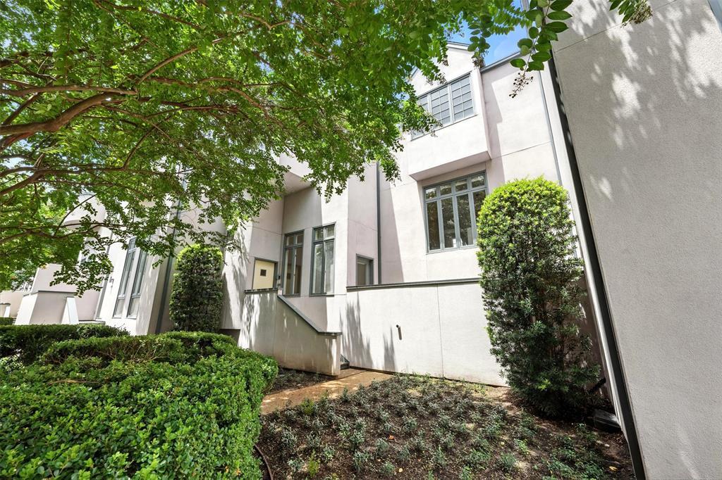 Foto principal - 1385 Arlington St