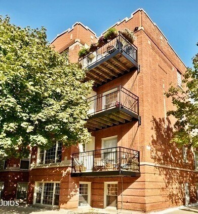 Primary Photo - 2903 N Rockwell St