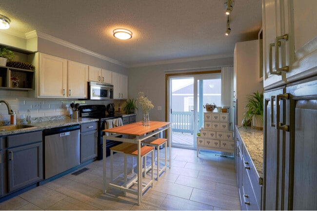 Foto del edificio - 2080 Oakcrest Cir