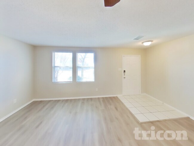 Foto del edificio - 9201 Riding Stable Ln