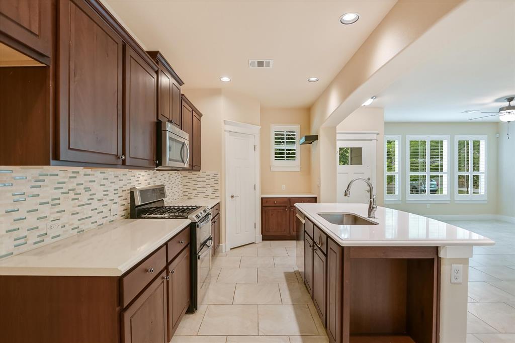 Foto principal - 10908 Railway Ln