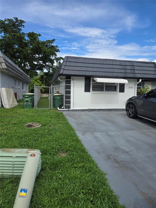 Building Photo - 7602 NW 73rd Terrace