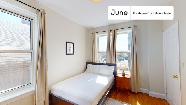 Room in Shared 4 bed/2 bath home - Room in Shared 4 bed/2 bath home