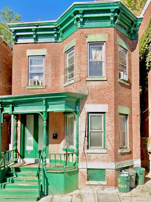 Primary Photo - 37 Lutheran St