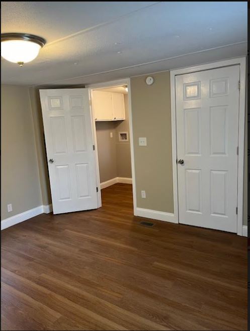 Master Bedroom Entry - 6016 Cedar Glen Dr