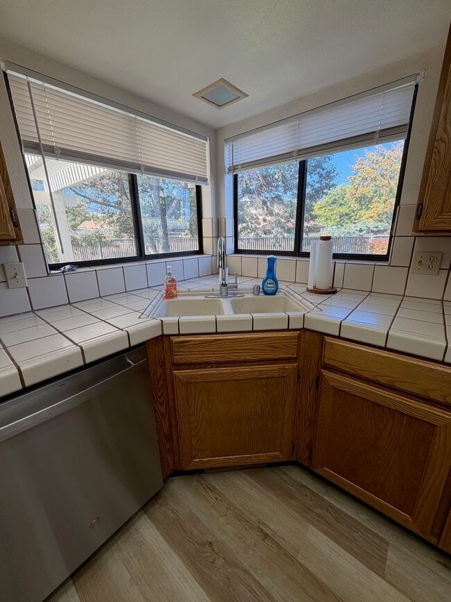 Building Photo - 2988 Pinebrook Dr