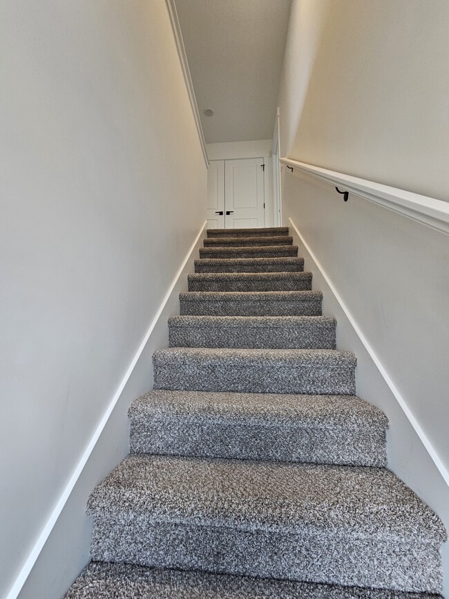 Building Photo - 112 E 730 N