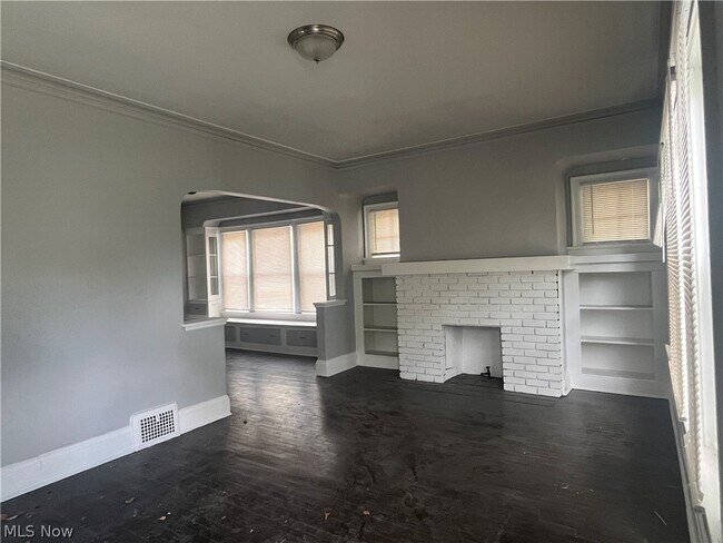 Foto del edificio - 438 E 152nd St