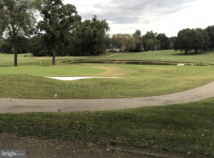 Foto del edificio - 12500 Surrey Cir Dr