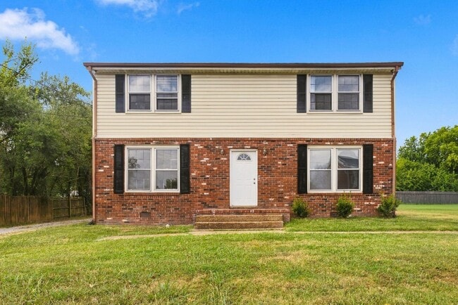 Photo - 102 Susan Dr Townhome