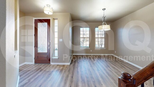 Foto del edificio - 1317 Poplar Dr