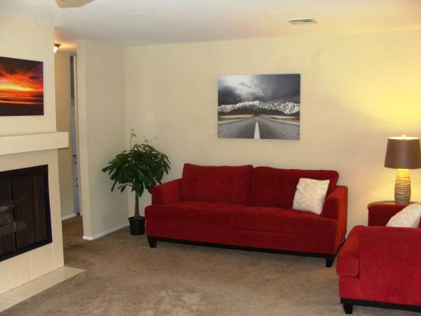 Living room - 10361 Azuaga Street
