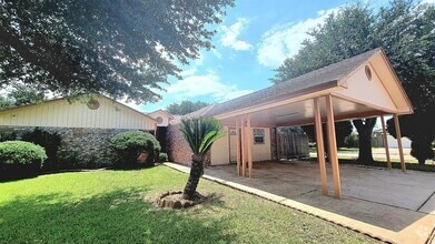 Building Photo - 3827 Monmouth Ln