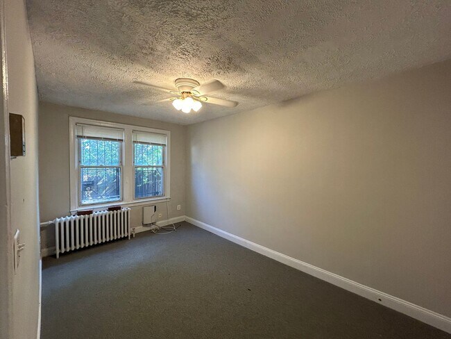 Foto del edificio - 1723 H St NE