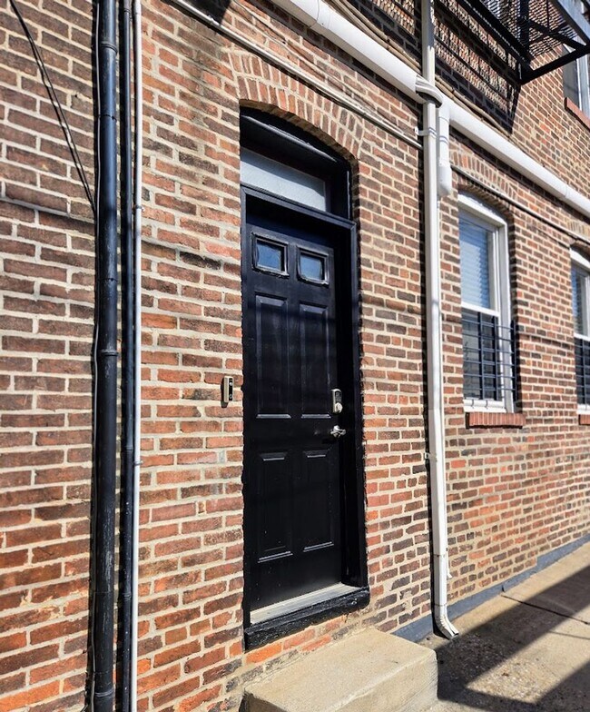 Foto del edificio - 239 S Collington Ave