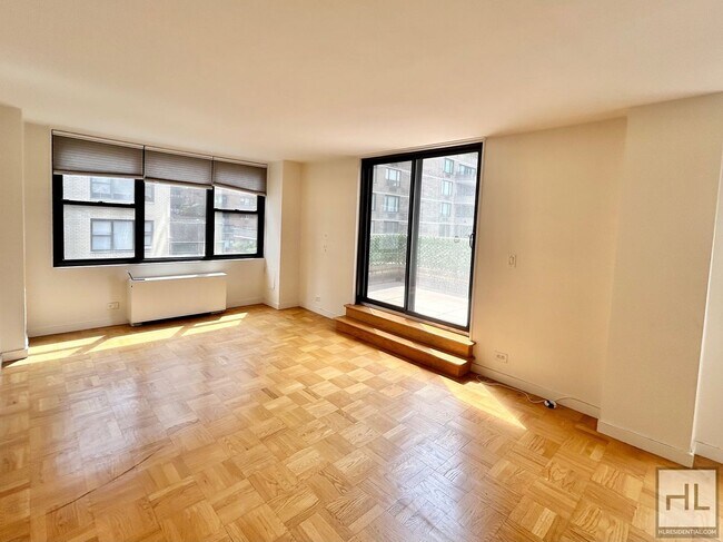 Foto del edificio - EAST 49 STREET