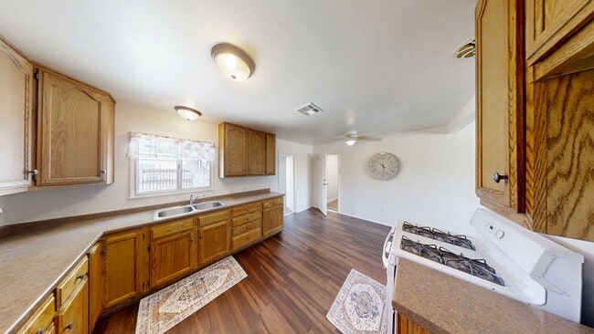 Building Photo - 12315 13th St