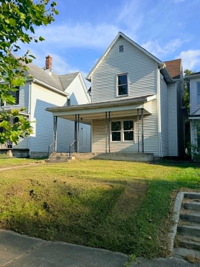 Building Photo - 315 E Woodland Ave