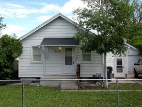 Building Photo - 2114 E 11th St