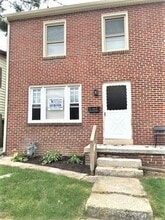Building Photo - 736 McKenzie St