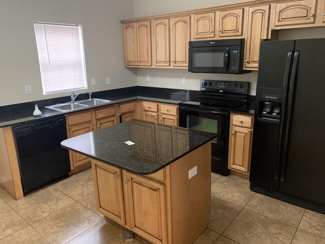 Building Photo - 1545 Bentley Cir