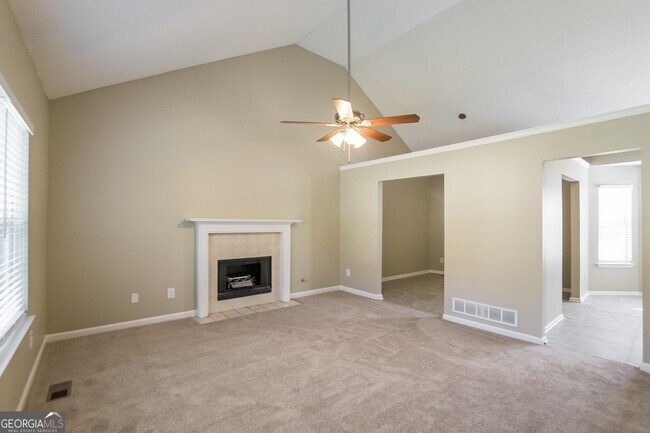 Foto del edificio - 7370 Hunters Ridge Dr