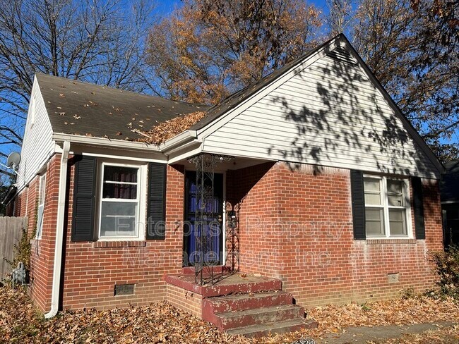 Building Photo - 1037 Wingfield Rd