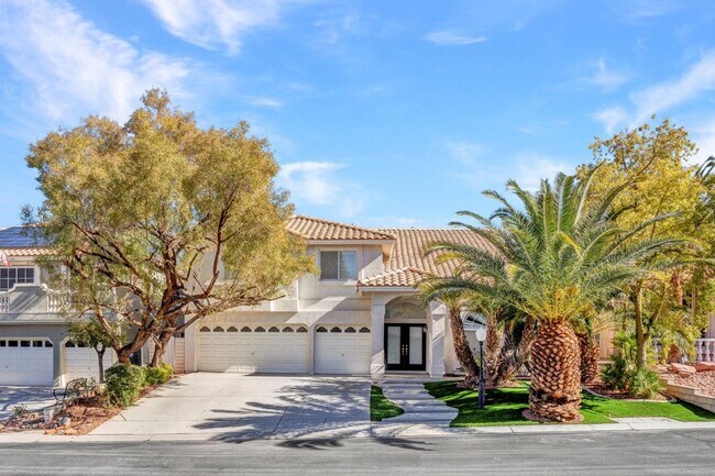 Foto del edificio - Absolutely Gorgeous Customized home on Gol...