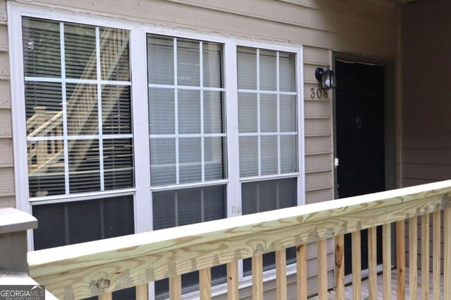 Building Photo - 308 Mill Pond Ct SE