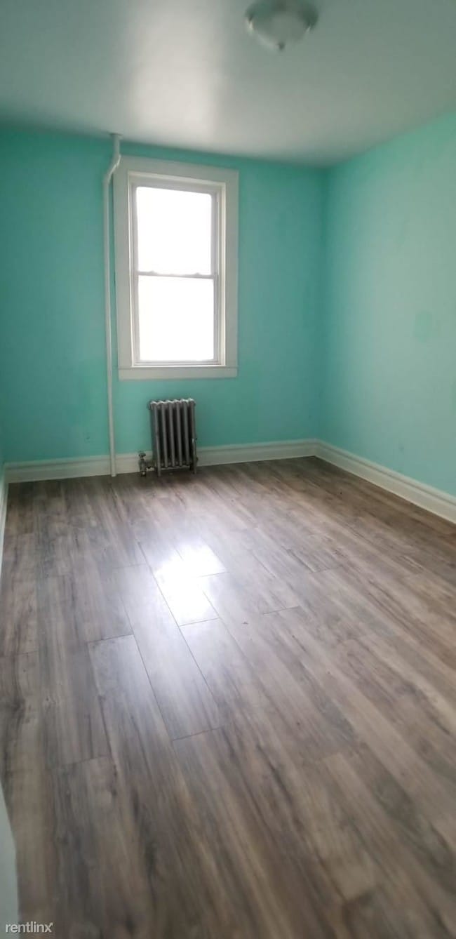 Building Photo - 1 br, 1 bath  - 142 Wakeman Ave