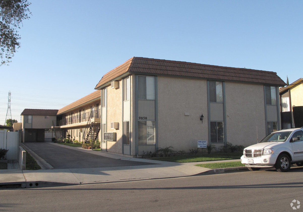 9858 Cedar St, Bellflower, CA 90706 9858 Cedar St Bellflower, CA