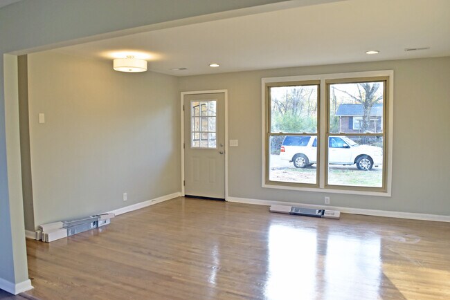 Foto del edificio - 4020 Ames Dr