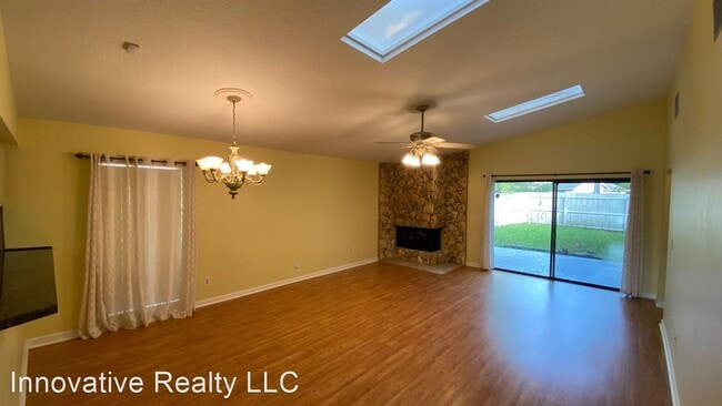 Building Photo - 2 br, 1.5 bath House - 1444 Forest Hills Dr